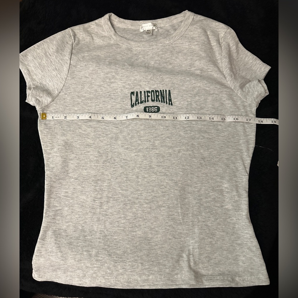 Casual Gray Women's Tee with California 1986 Design